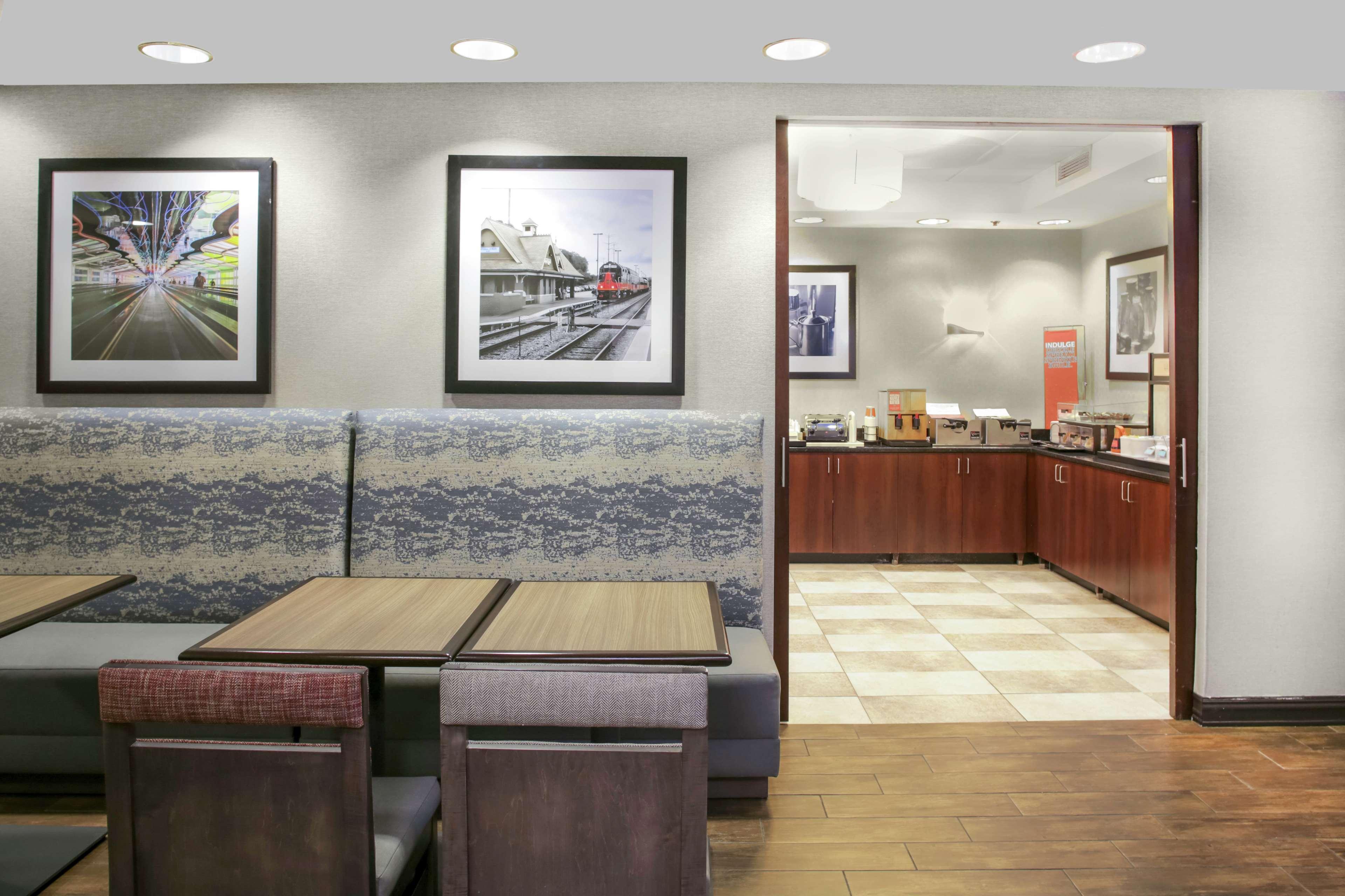 Hampton Inn Chicago Elgin/I-90 Екстериор снимка