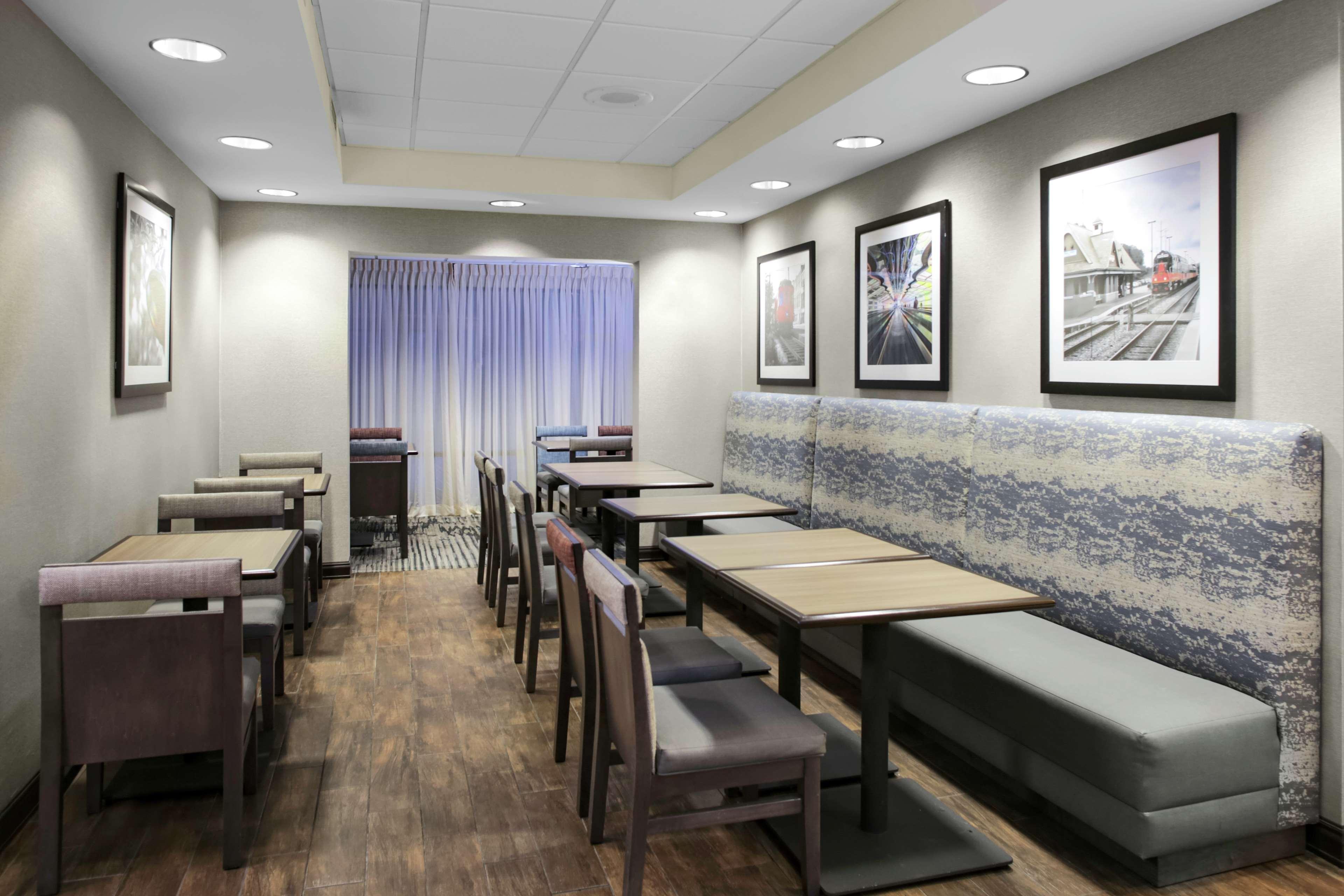 Hampton Inn Chicago Elgin/I-90 Екстериор снимка