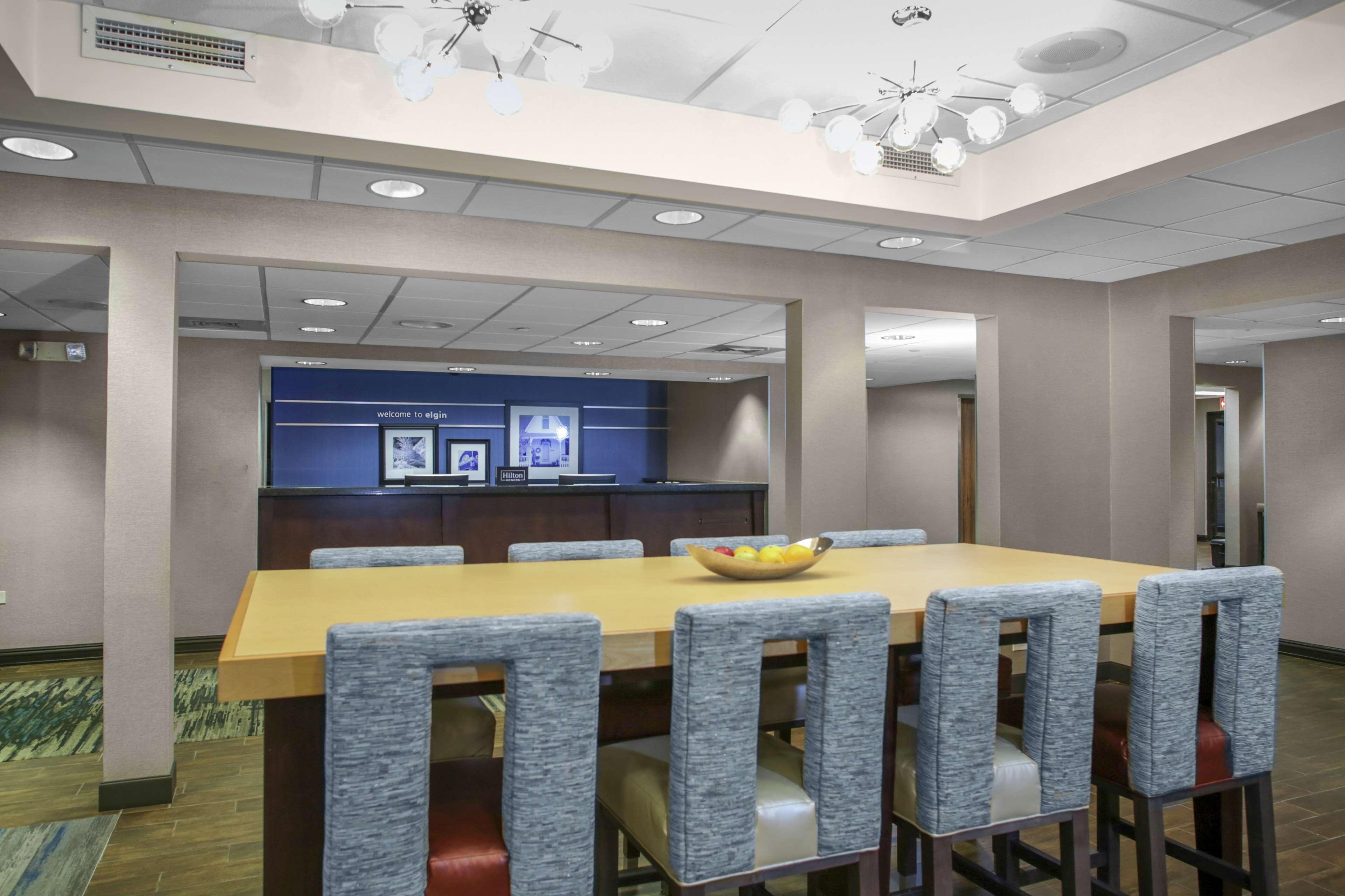 Hampton Inn Chicago Elgin/I-90 Екстериор снимка