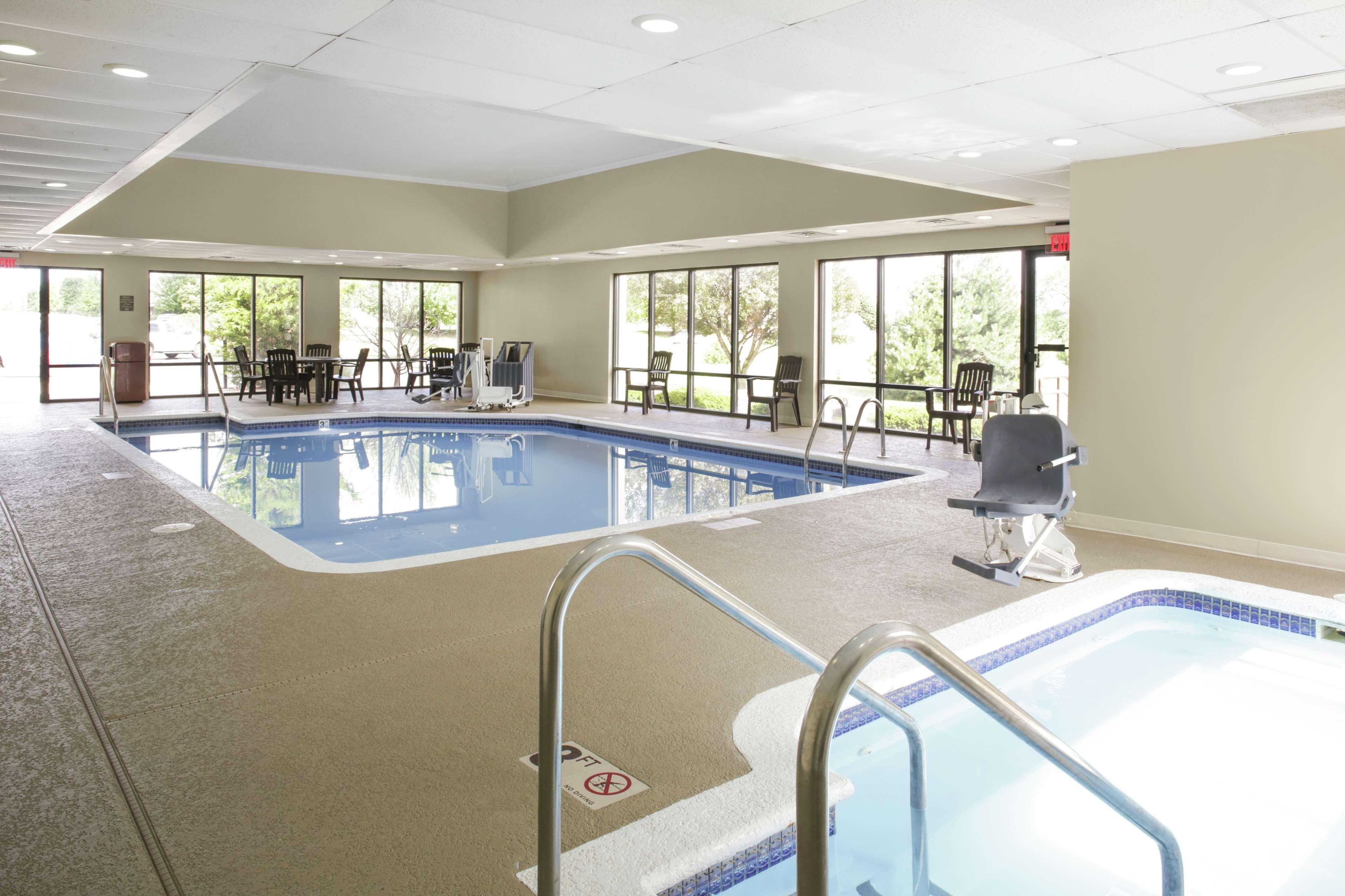 Hampton Inn Chicago Elgin/I-90 Екстериор снимка