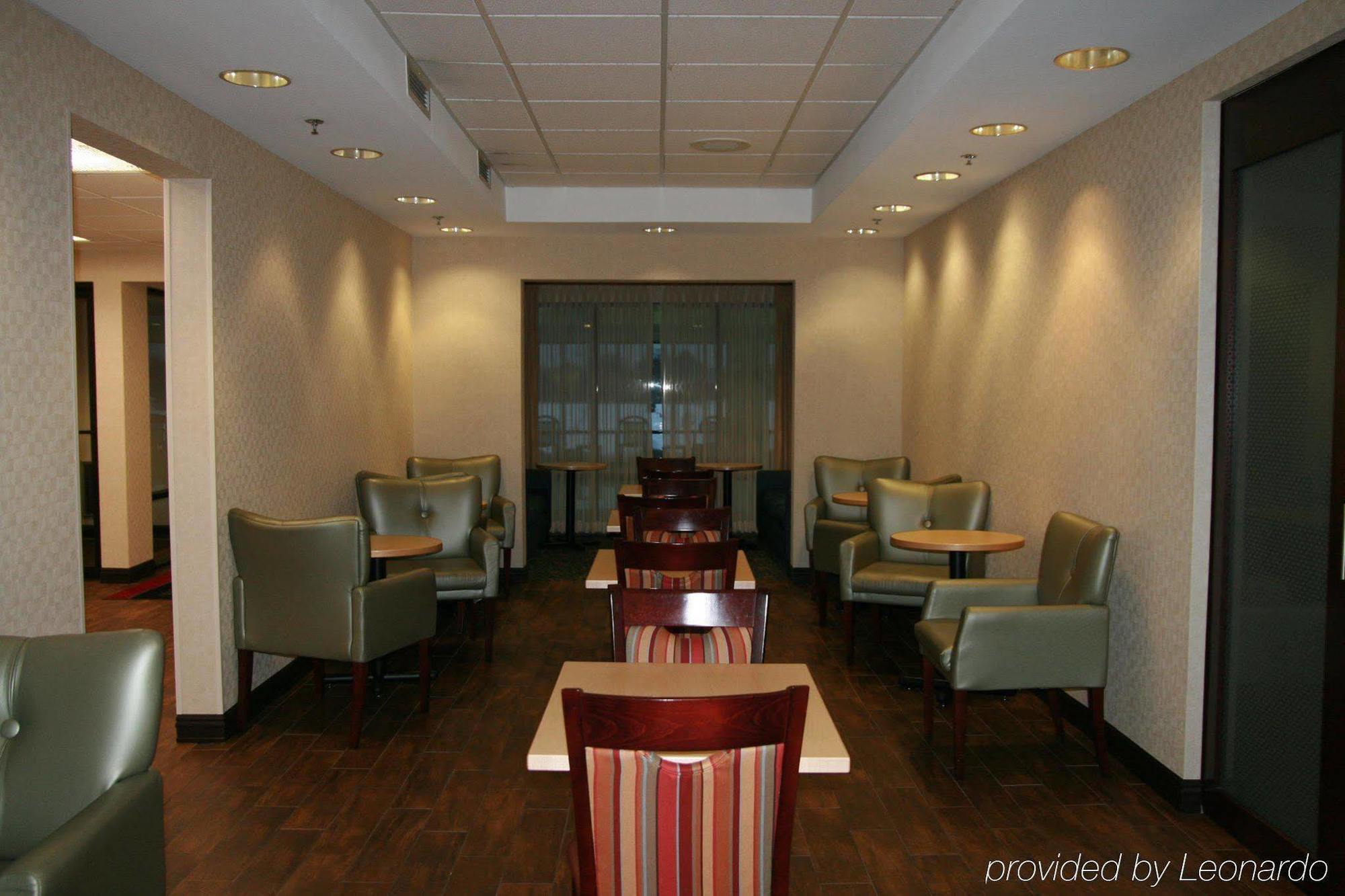 Hampton Inn Chicago Elgin/I-90 Екстериор снимка