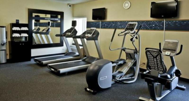 Hampton Inn Chicago Elgin/I-90 Екстериор снимка